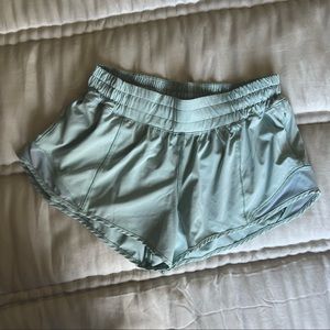 Lululemon hotty got short 2”